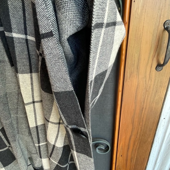 Light Weight Poncho Style Wrap in Shades of Gray Plaid - Picture 14 of 14